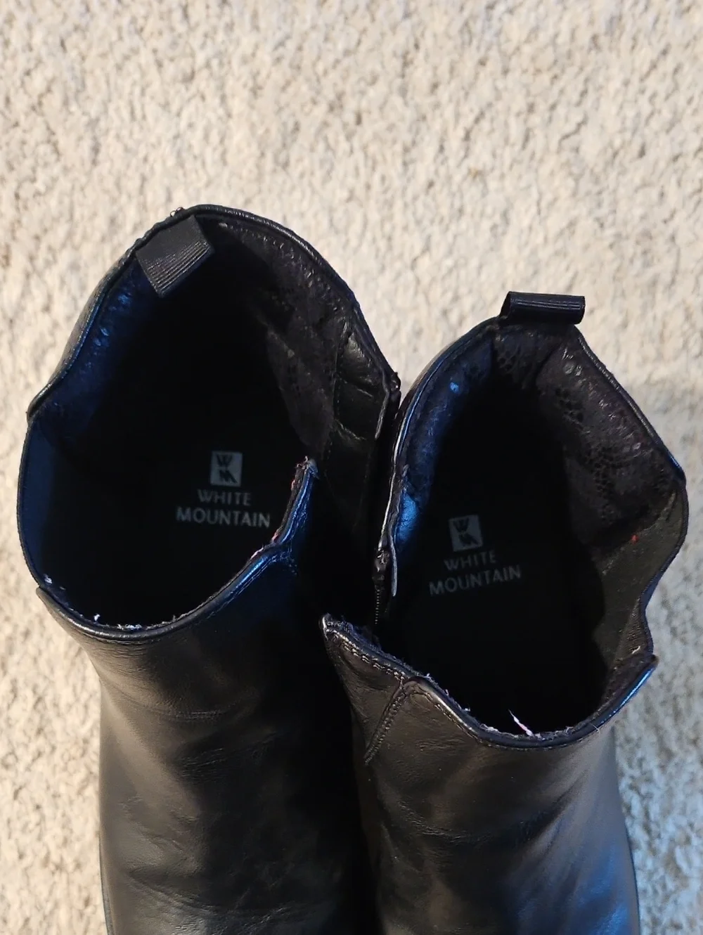 NWT White Mountain Black Chelsea Boots - Size 8