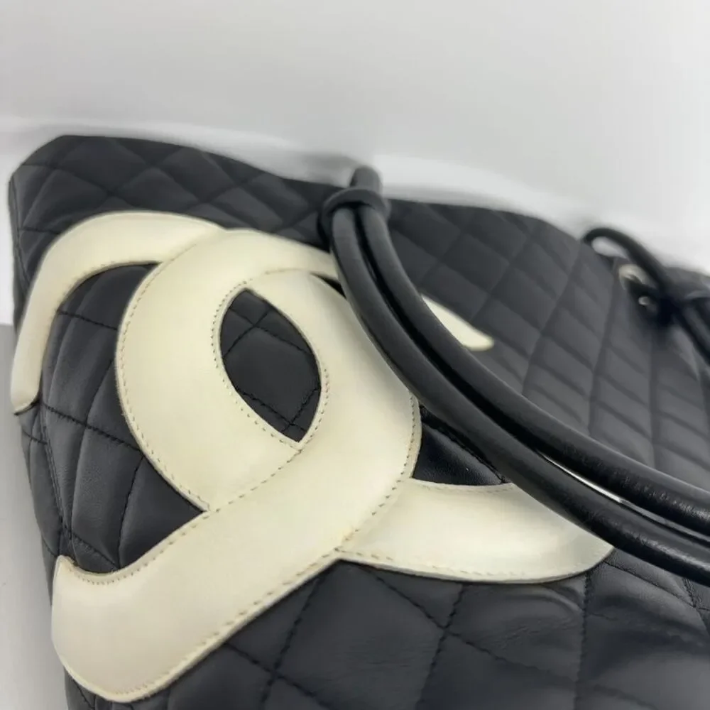 CHANEL elevate your