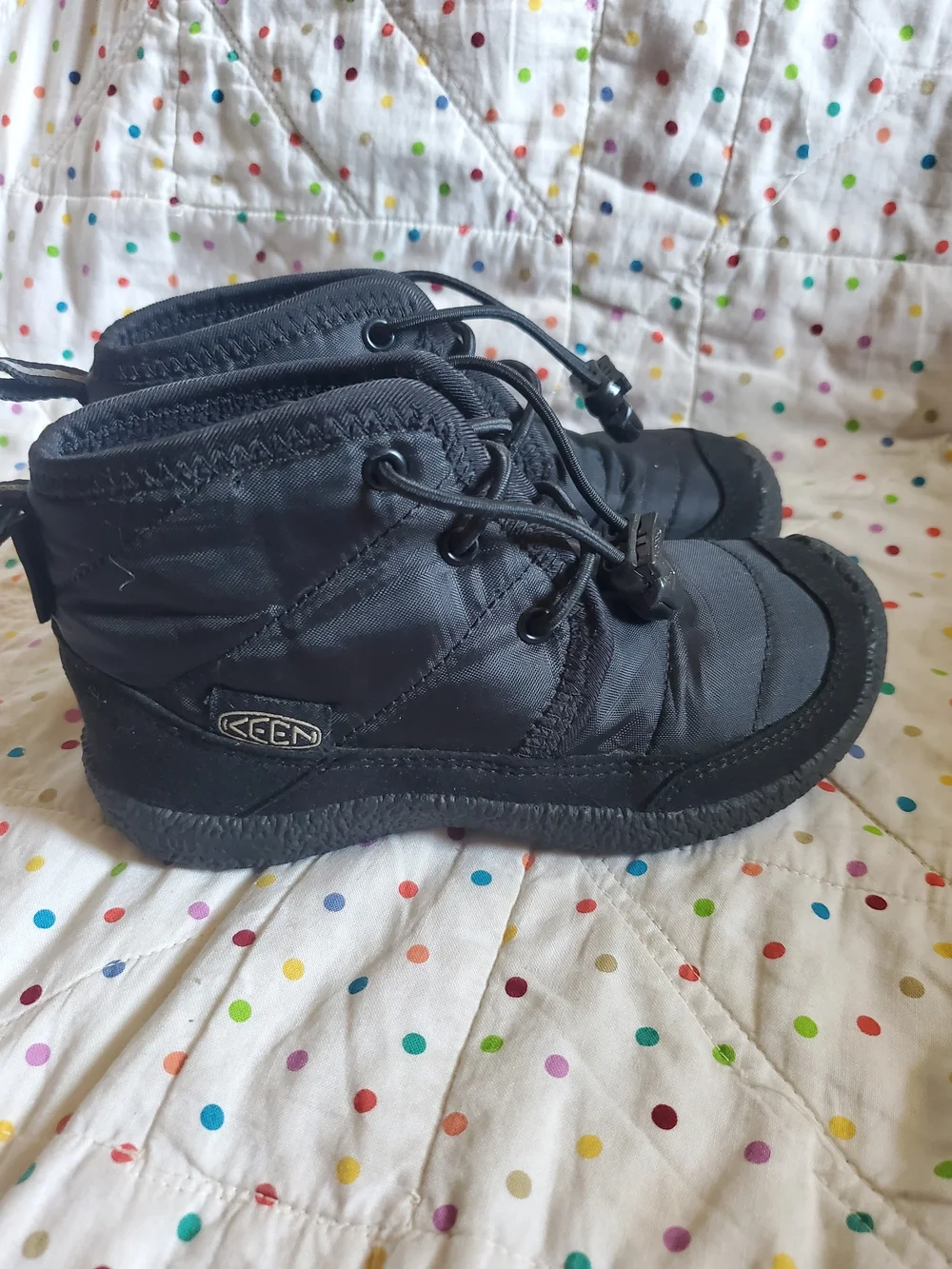 KEEN Kids'  Howser Chukka  Black Winter Ankle Boots Size 11.