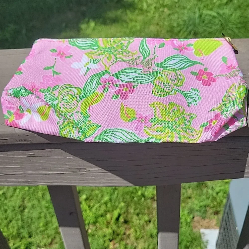 Estee Lauder gently preloved