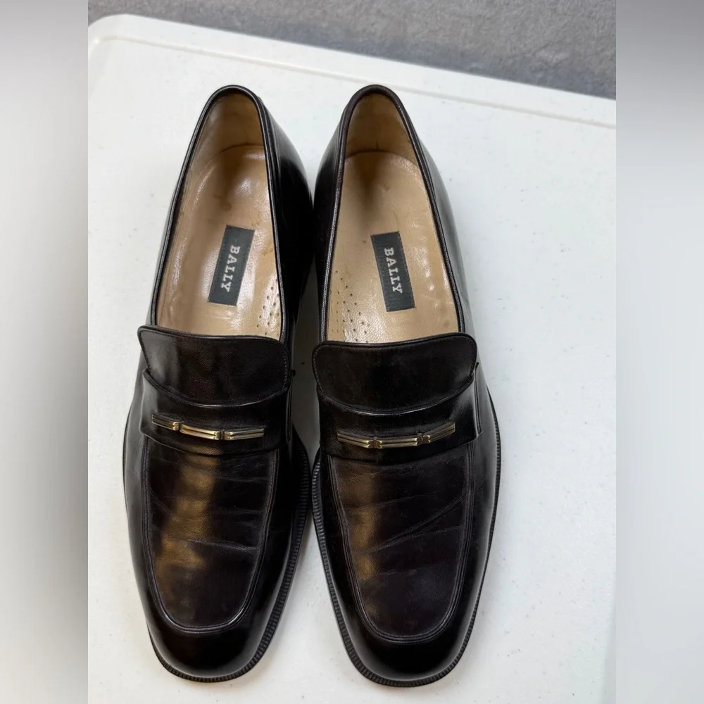 Bally elegant dark