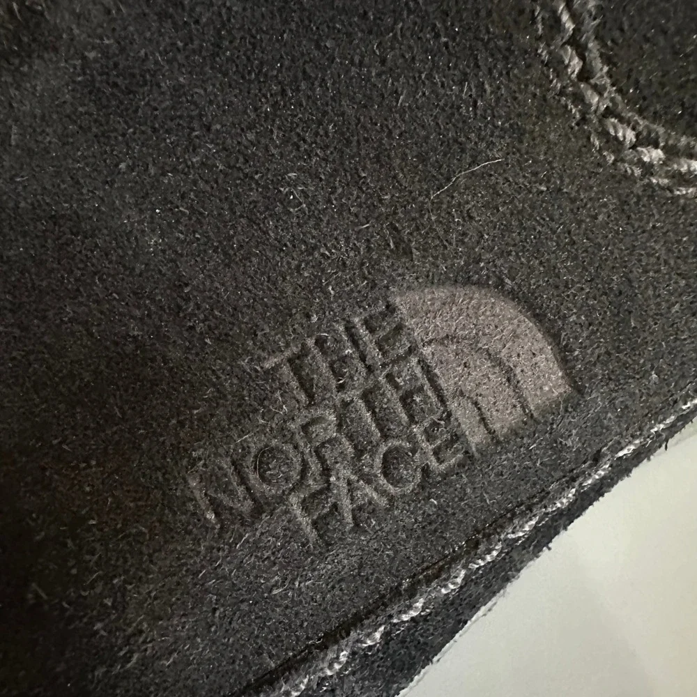 The North Face Womens Black Suede Cable Knit Winter Boots PrimaLoft 200g Size 9