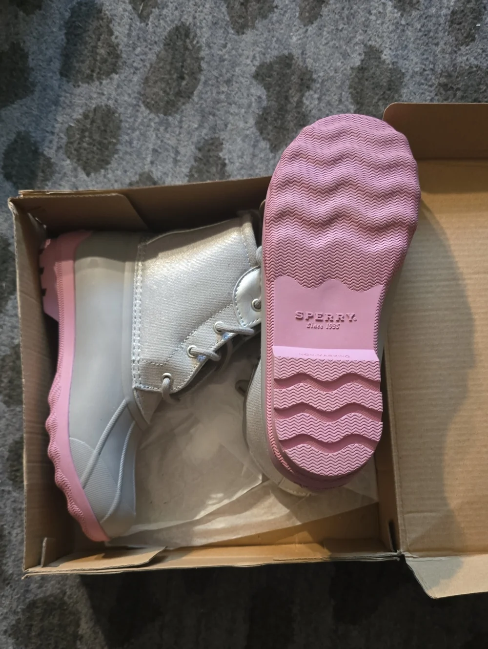 Sperry silver pink