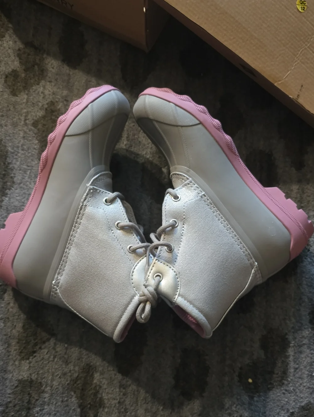 Sperry silver pink