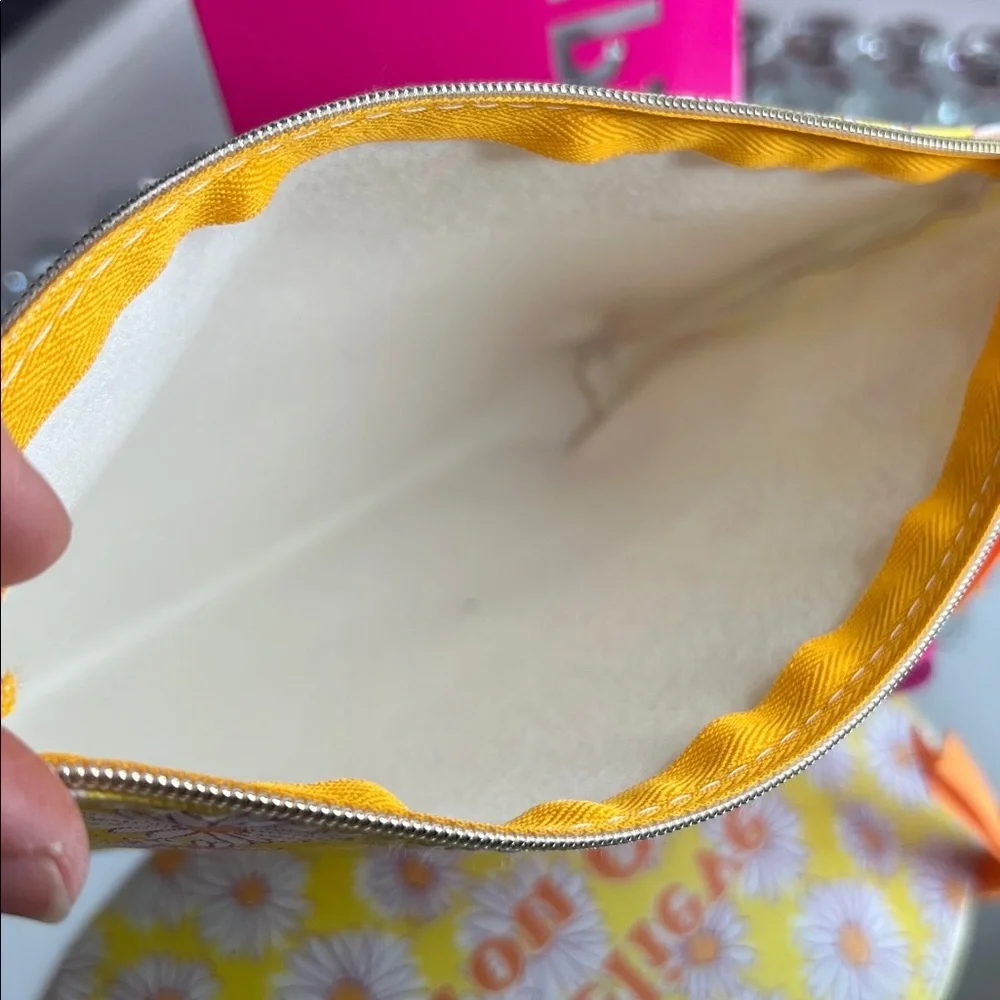 NWOT Motivational “Believe you can” Daisy Cosmetic Bag - Yellow