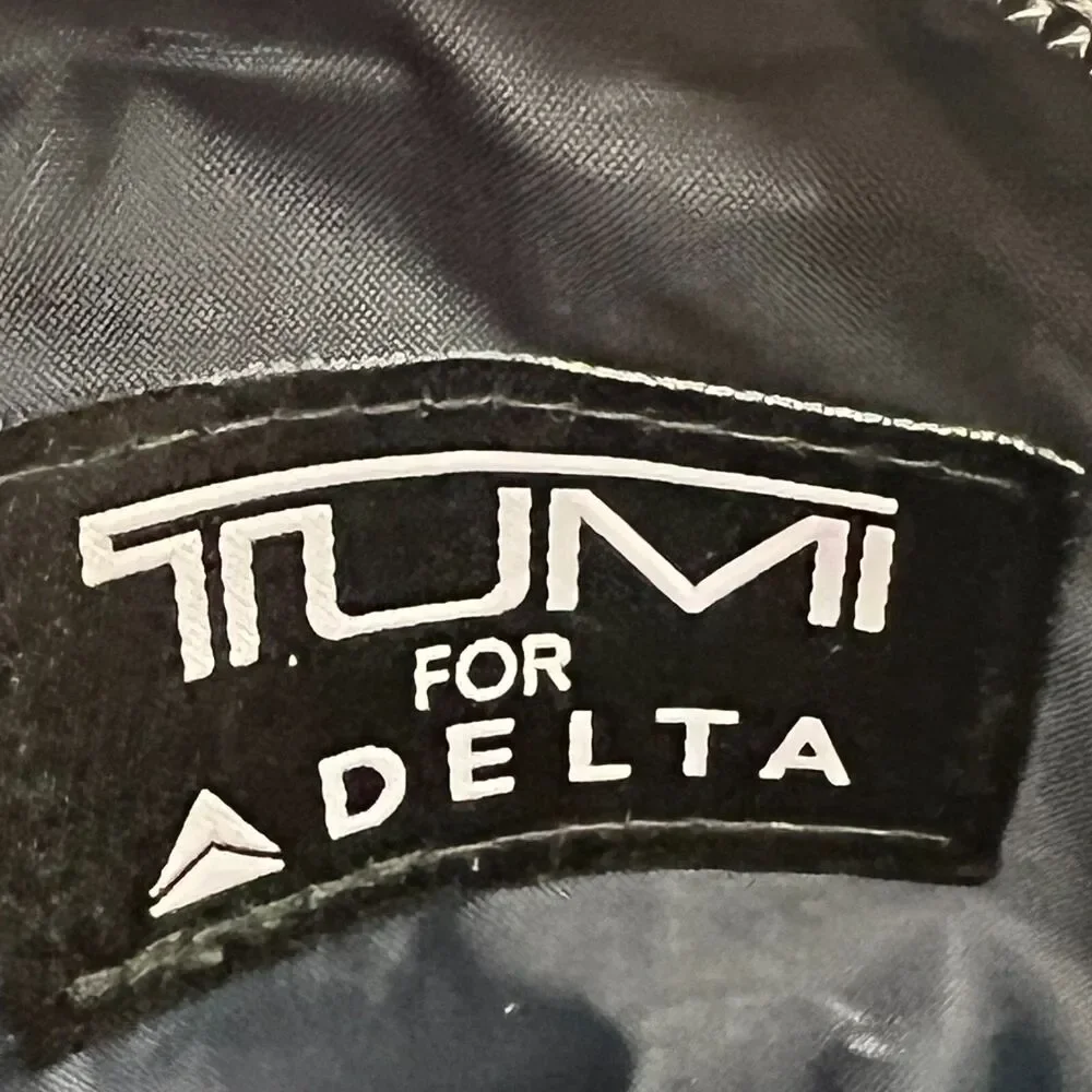 TUMI for Delta Nylon Zippered Pouch Small Toiletry Cosmetic Bag airline plane