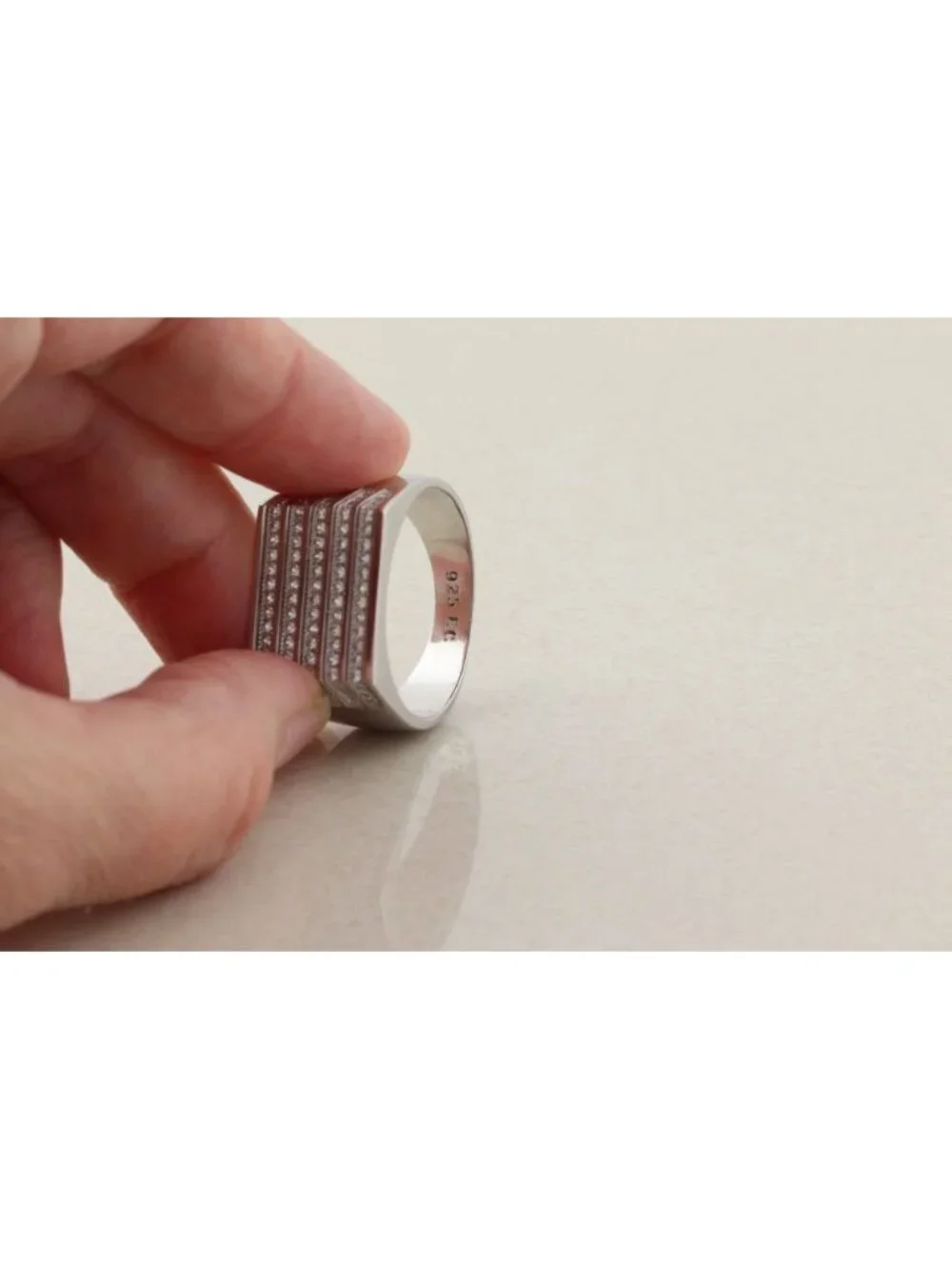Men's Sterling Silver Sparkly Cubic Zirconia Ring Size 9 3/4