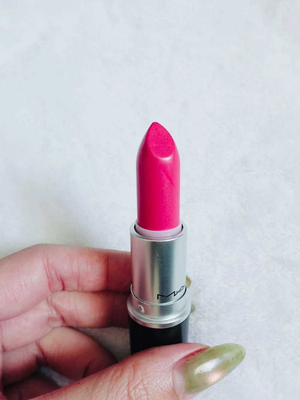 MAC Cosmetics Frost Lipstick - Bombshell- NIB
