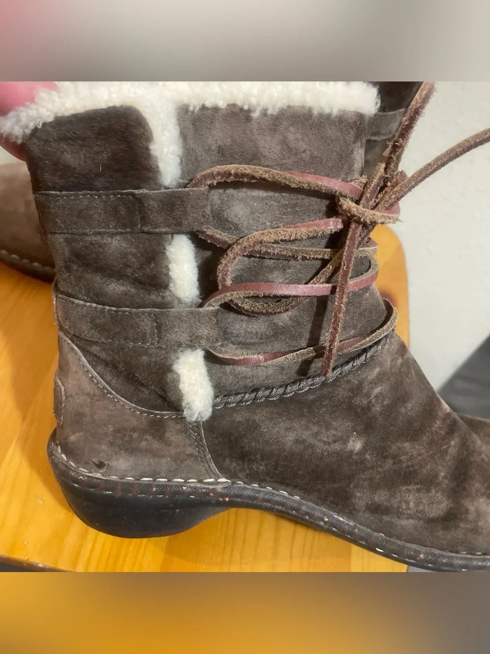 UGG white lining