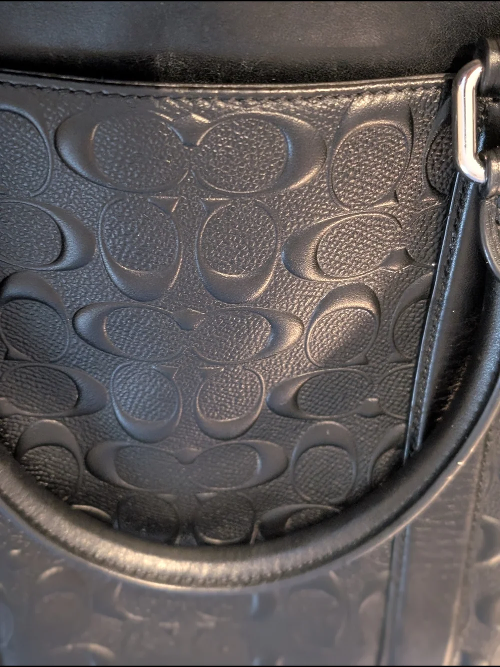 Coach comfortable closure
