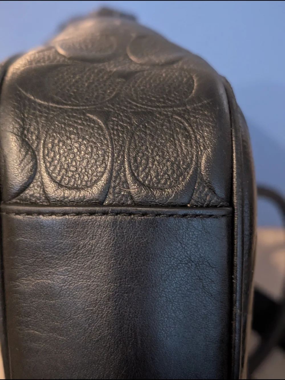 Coach adjustable organized closure