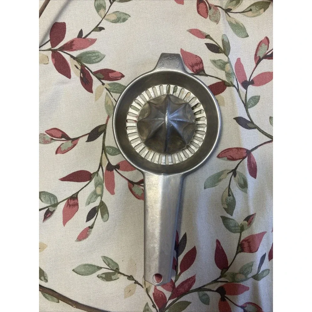 Vintage Foley Handheld Aluminum Juicer Squeezer Fruit Lemons Oranges 161609