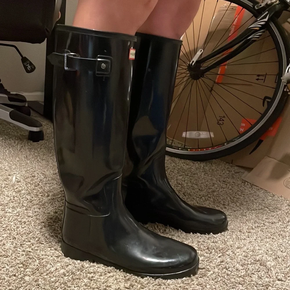 HUNTER Women’s Refined Gloss Rain Boots 9 Black