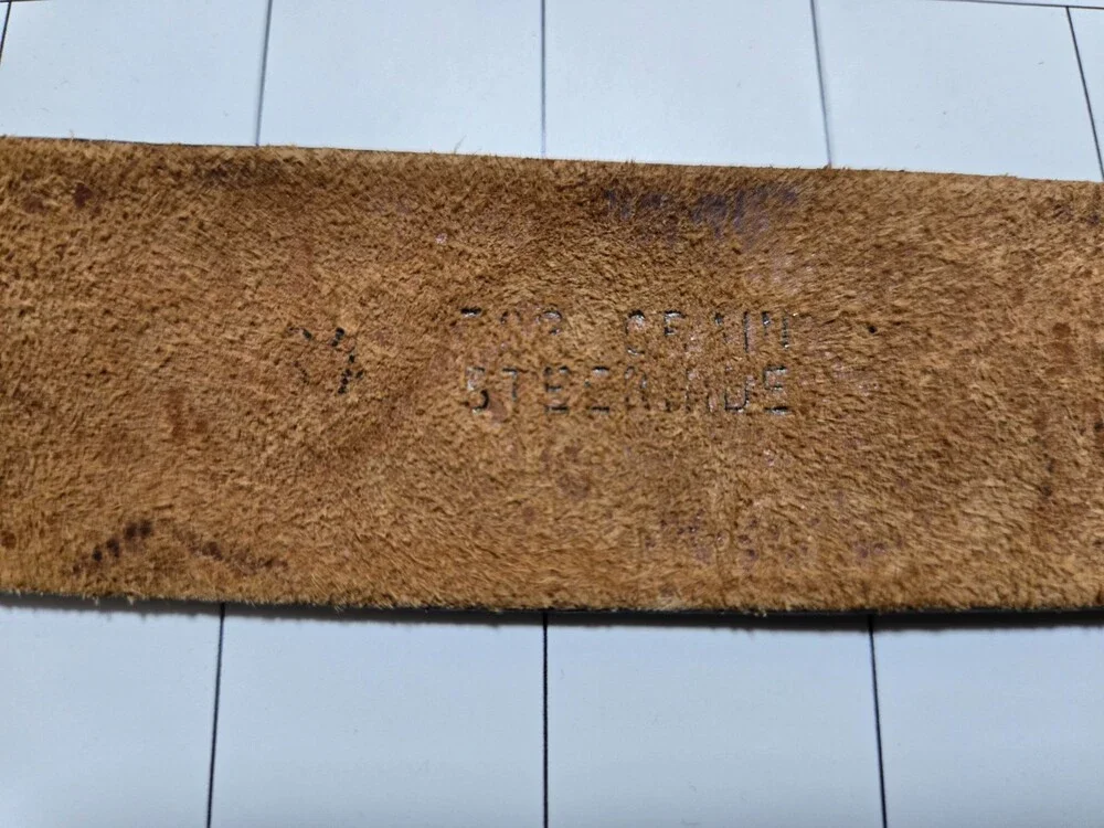 Unbranded Steerhide up auction