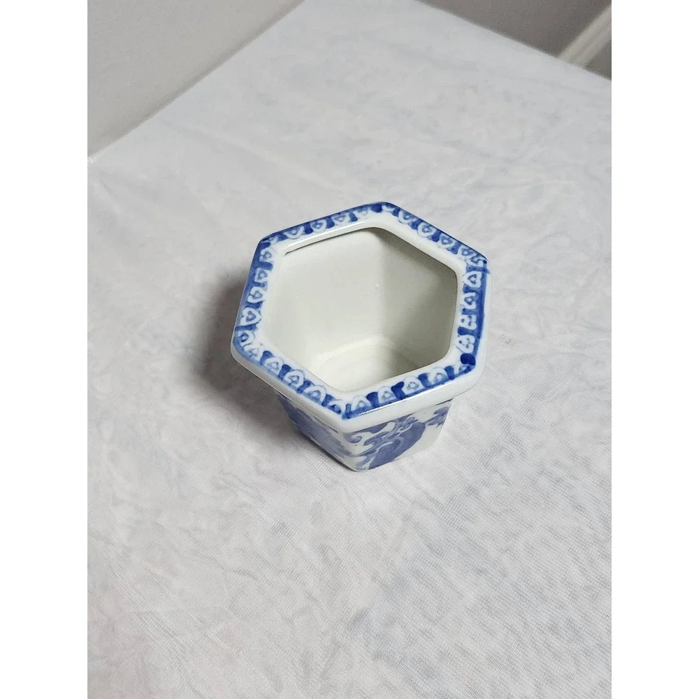 N/A blue white