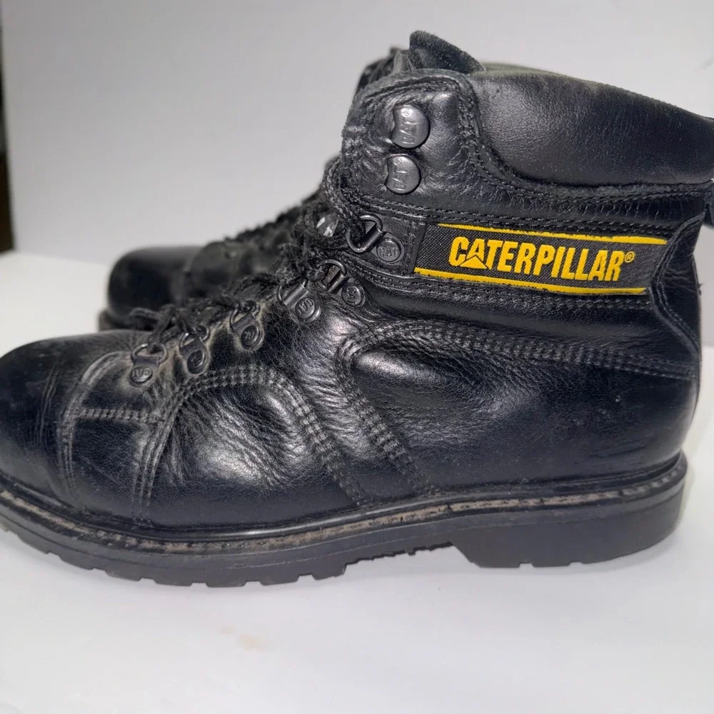 Caterpillar within tracking •please