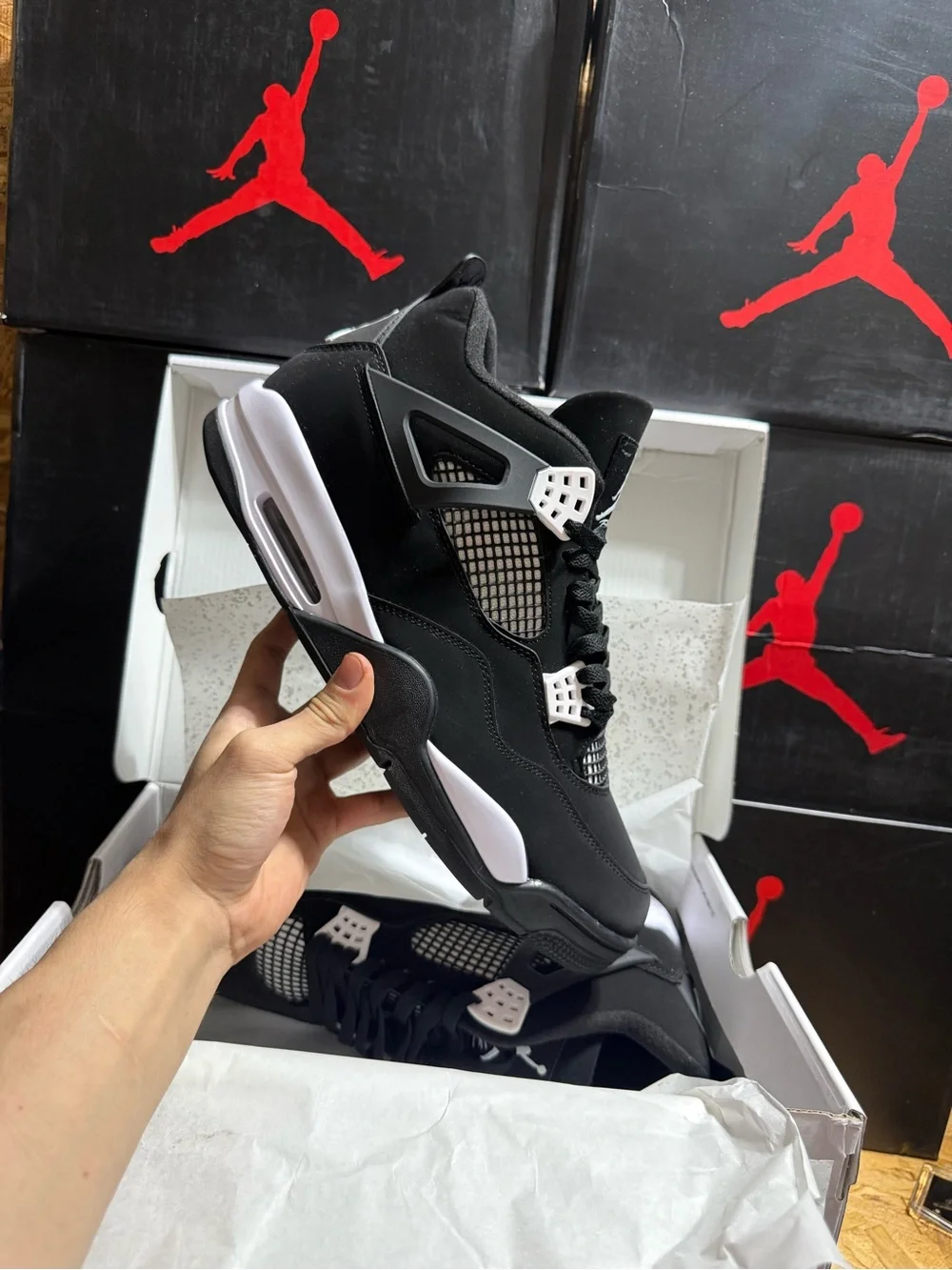 Jordan 4 Retro White Thunder Men’s Black/White Retro 4 Sneakers