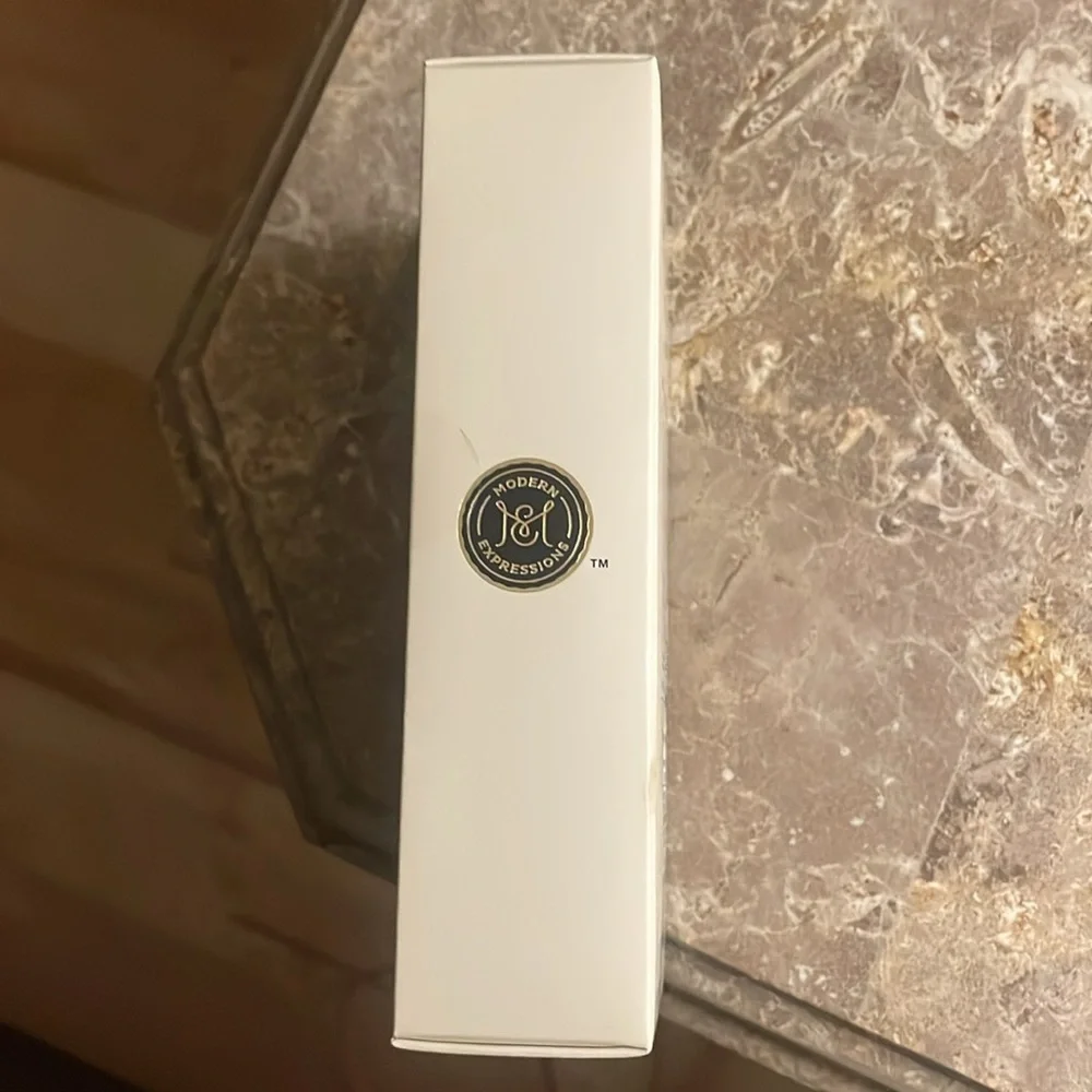 Modern Expressions brand new