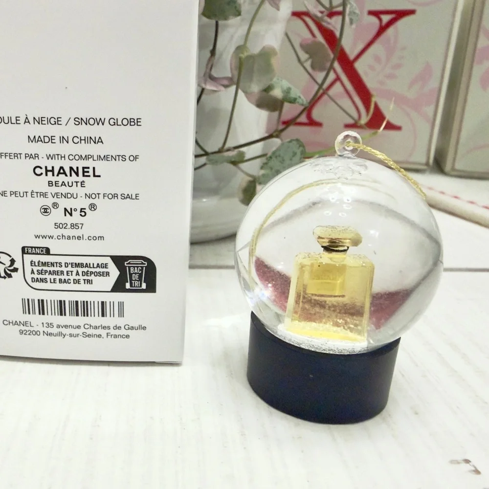 CHANEL 𝓘 globe