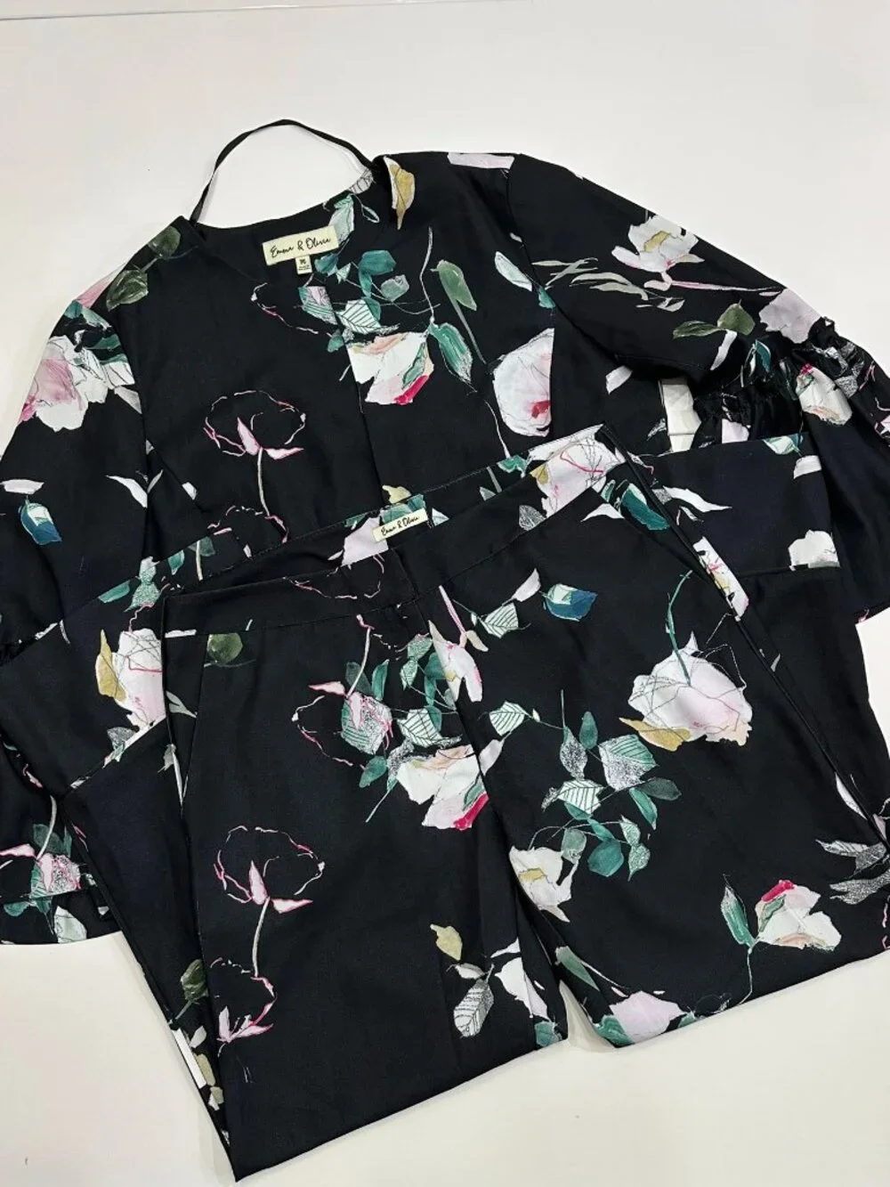 Emma & Olivia Black Floral Print Blazer (M) & Matching Trousers (6) Set