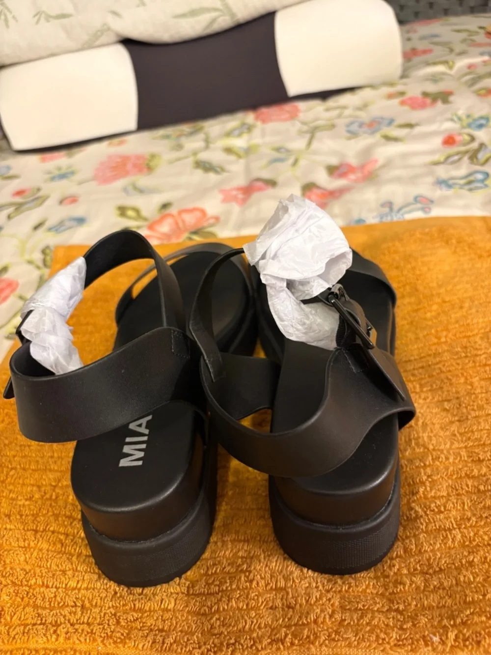 MIA color across tags