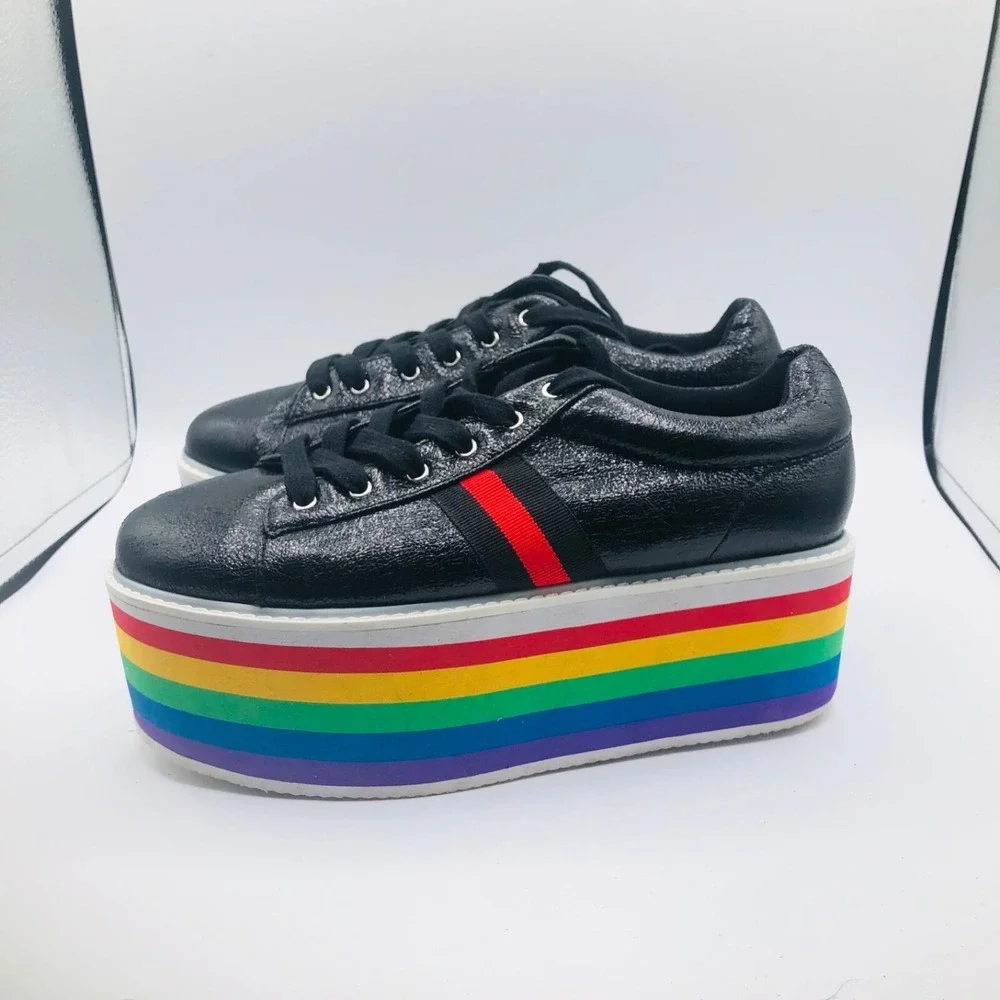 Cape Robbin designed rubber