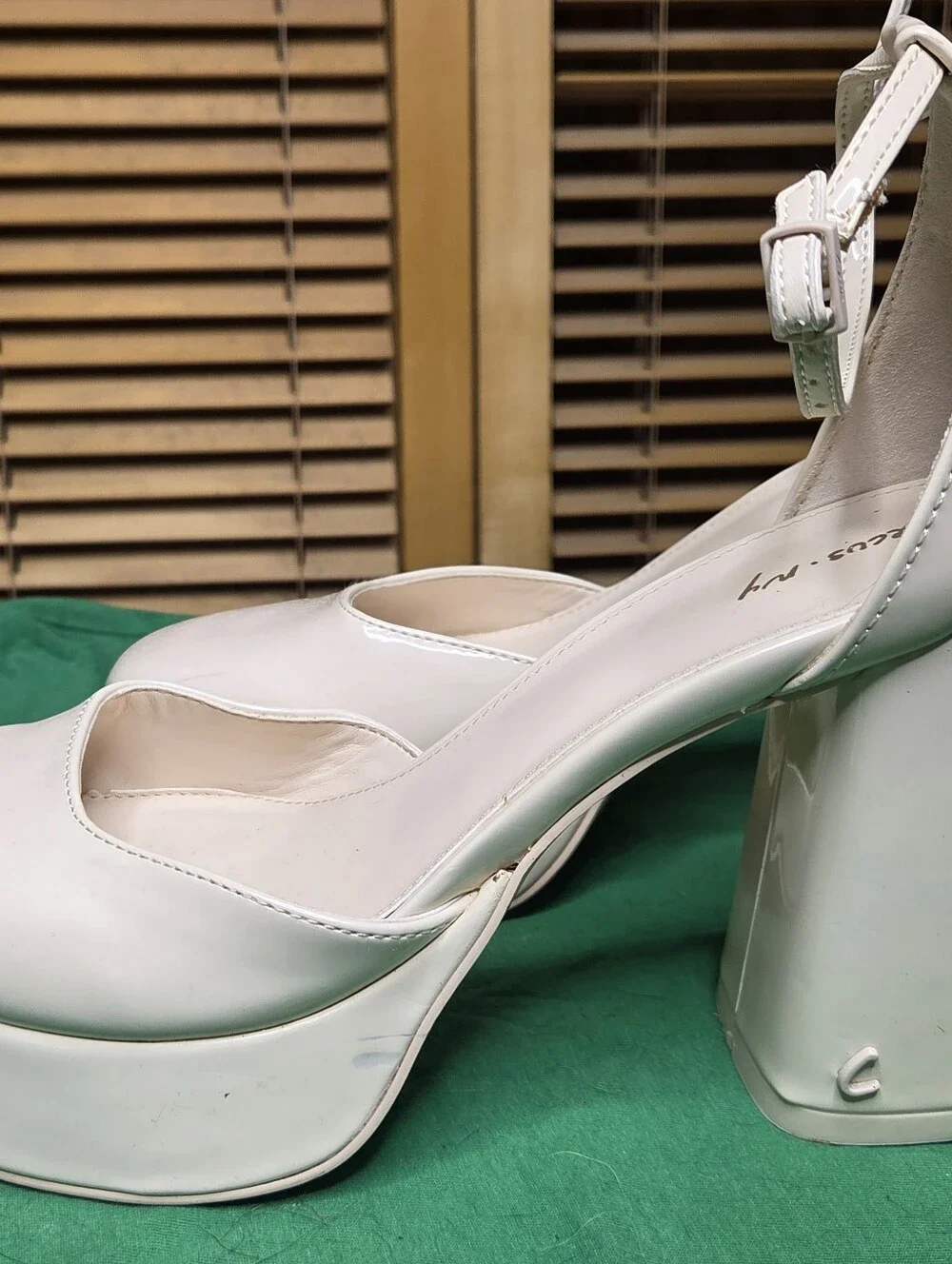 Circus by Sam Edelman elegant circus