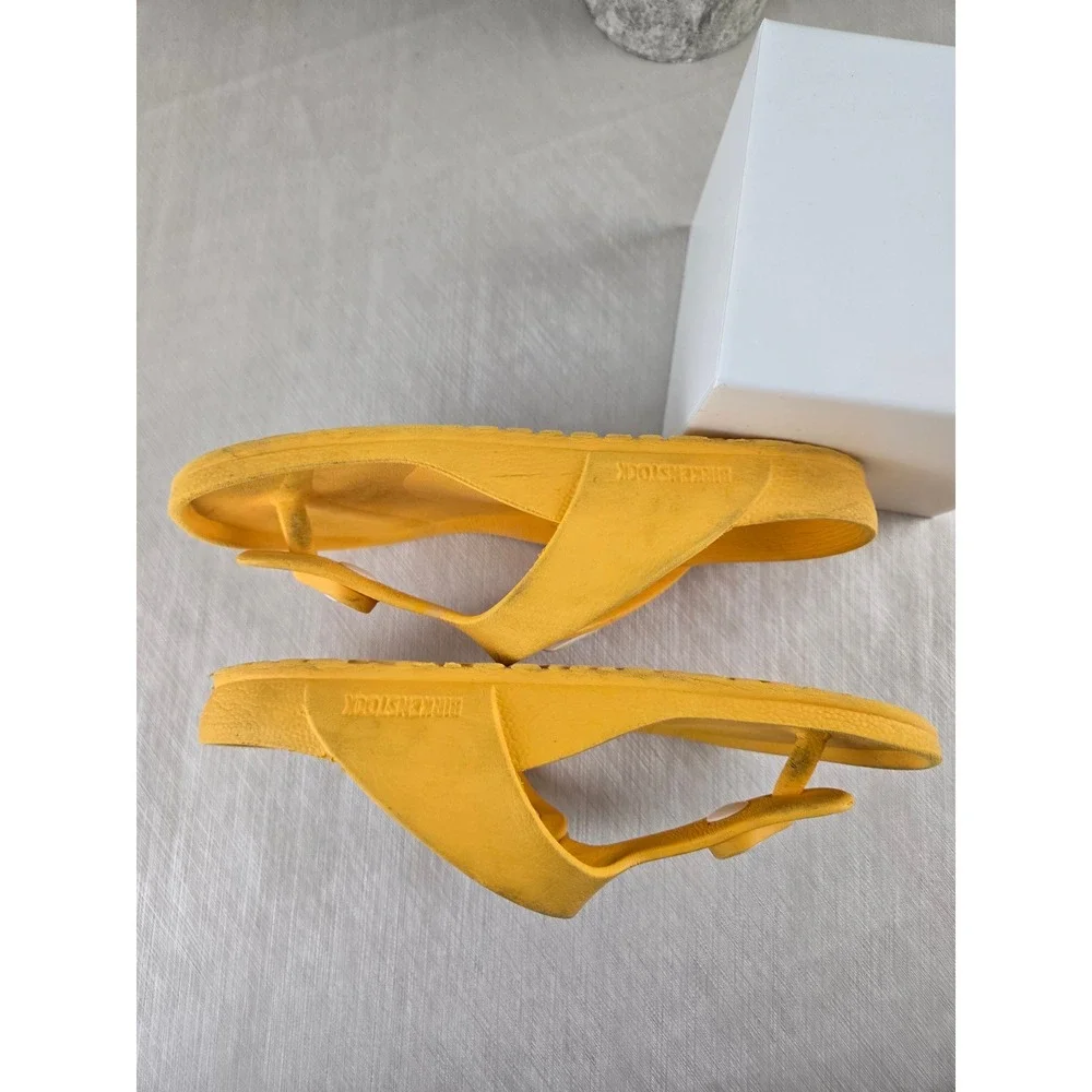 BIRKENSTOCK Kids Yellow Gizeh Thong Sandals Adjustable Strap Size 30‎