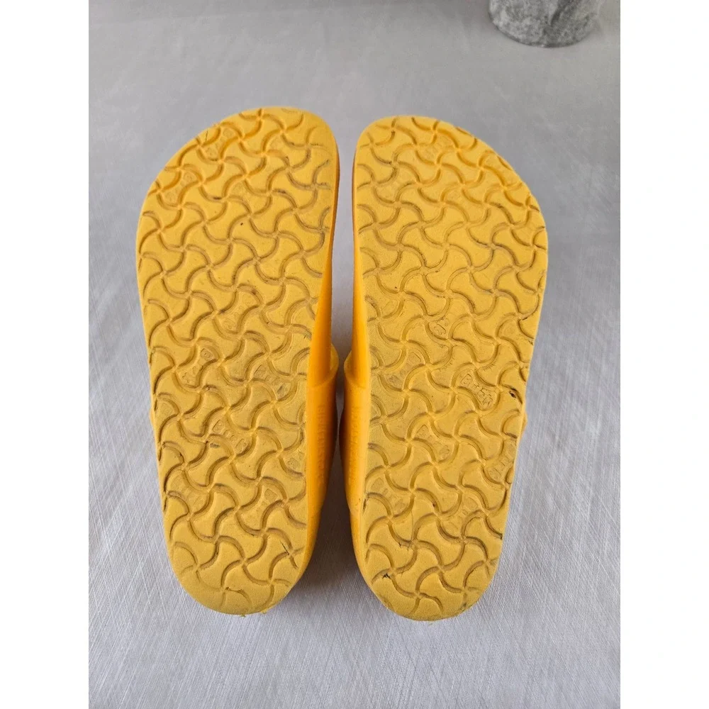 BIRKENSTOCK Kids Yellow Gizeh Thong Sandals Adjustable Strap Size 30‎