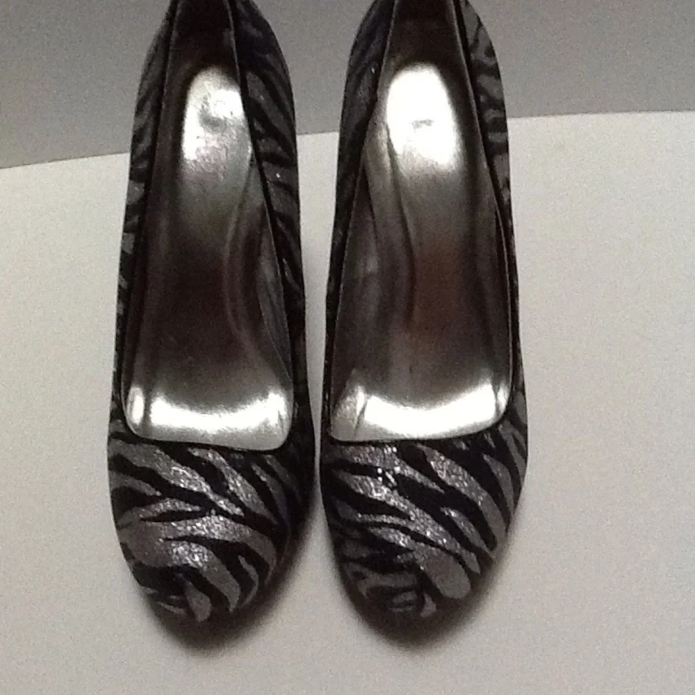 Charlotte Russe Silver Black Zebra‎ Platfor…