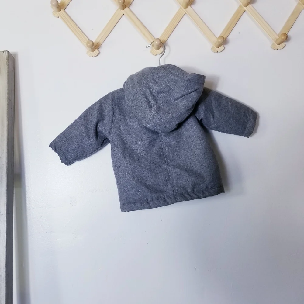 OLD NAVY BABY BOY GRAY COAT WITH HOOD SIZE 3 TO 6 MONTHS