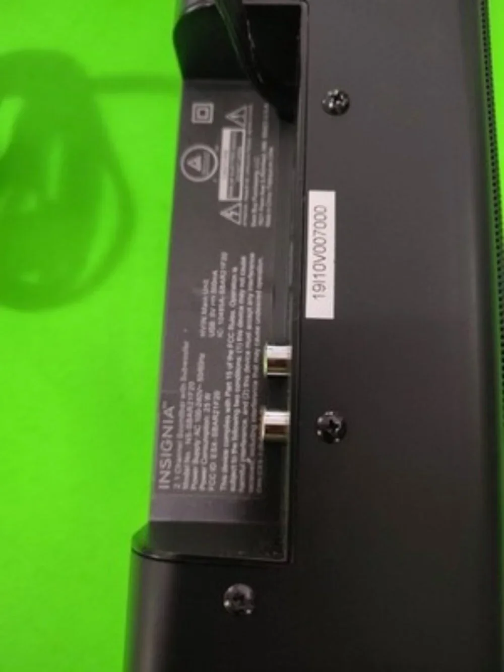 INSIGNIA NS-SBAR21F20 (10V007000) Soundbar Subwoofer Remote And Cables Included