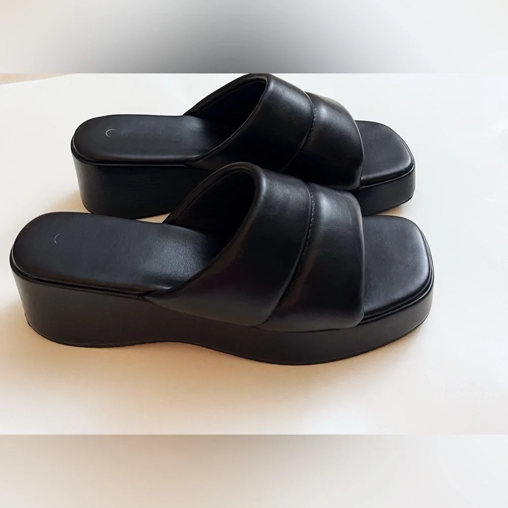 N/A there shoe sandals