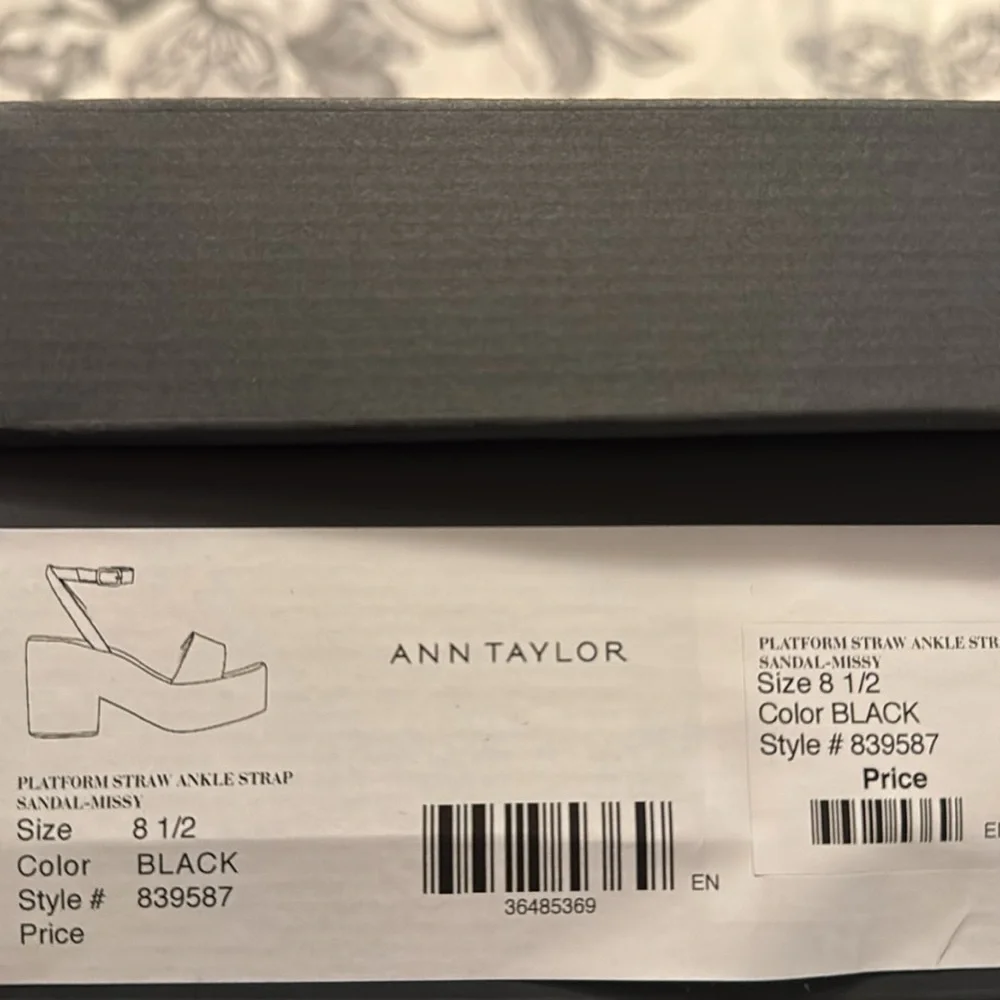 Ann Taylor heel fit crafted