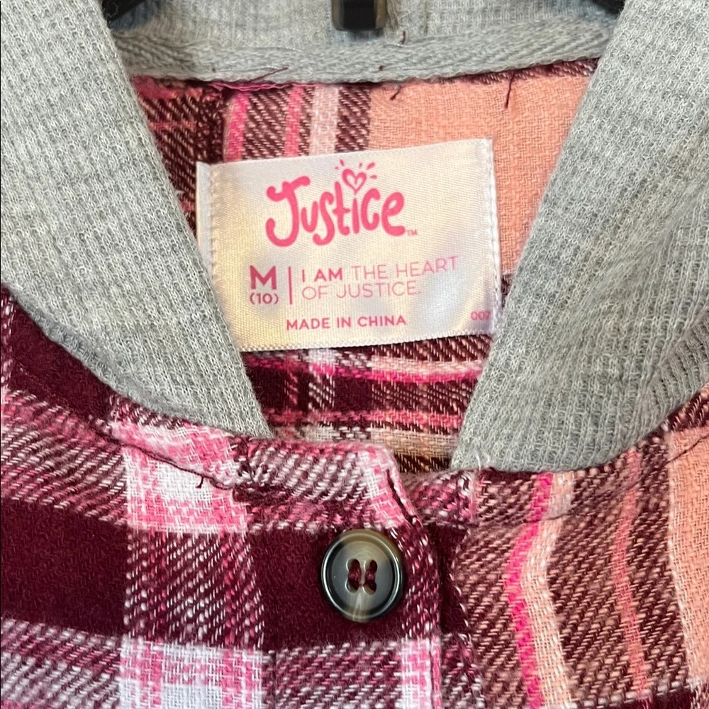 Justice button has sleeve
