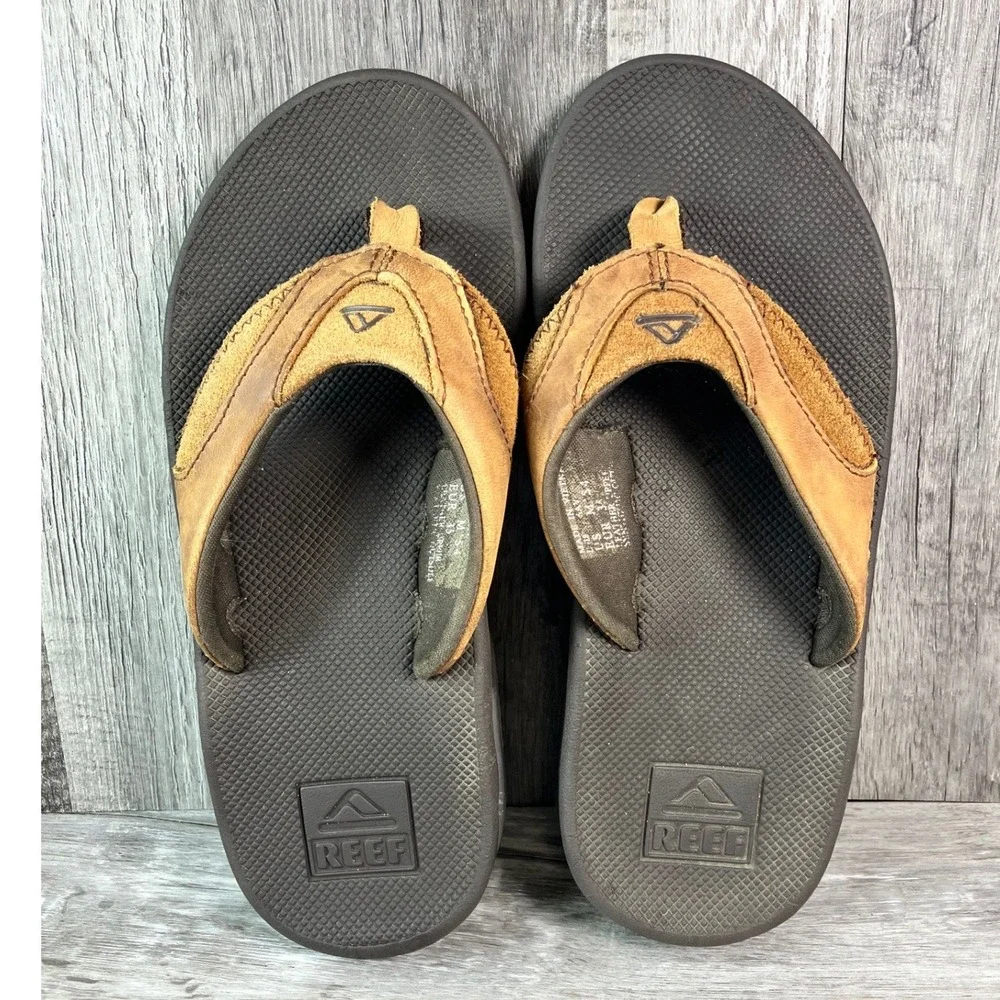 Reef Fanning Brown Tan Leather Flip Flops Mens Size 4 Bottle Opener Sandals