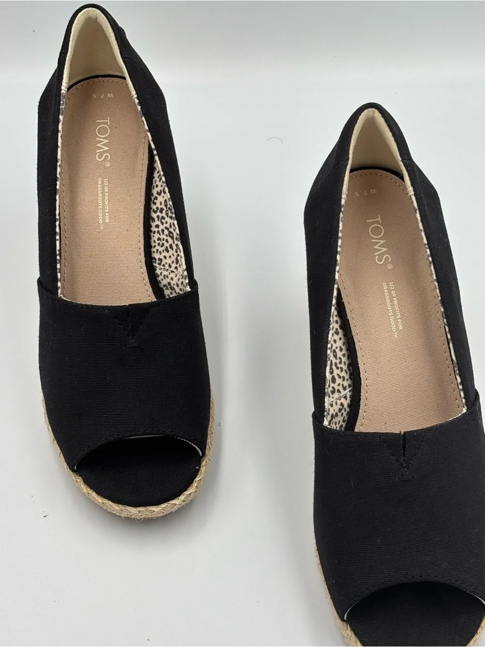 TOMS Women’s Black Canvas Peep Toe Espadrille Wedge Heels Size 7.5 Never Worn