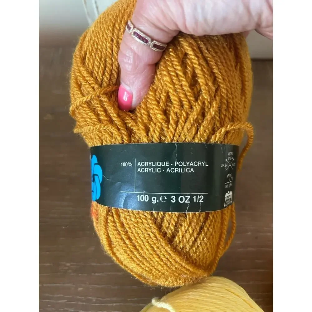 Phildar Leader 010, Red Heart, Yarn Bee this product