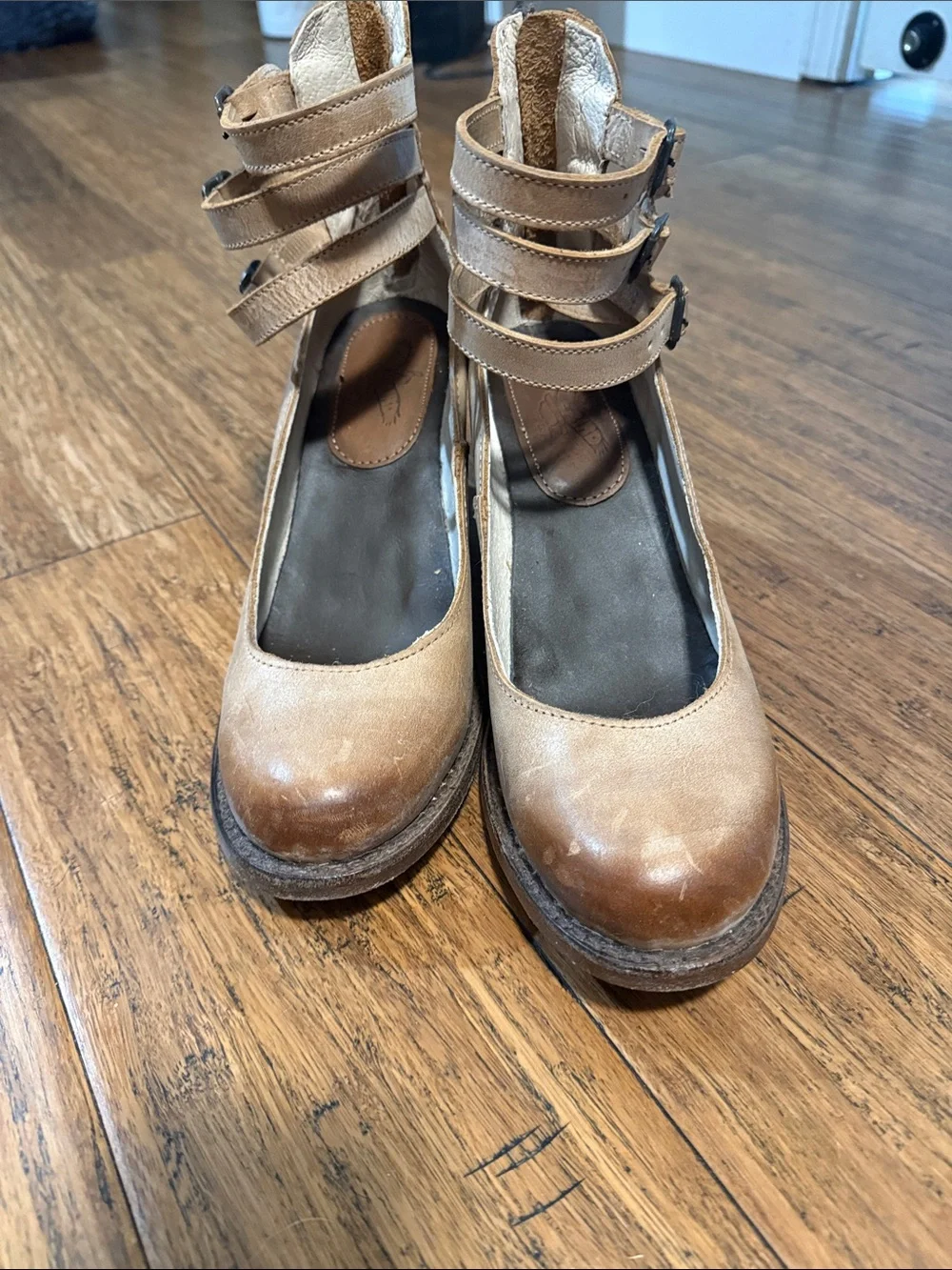 freebird leather wedges
