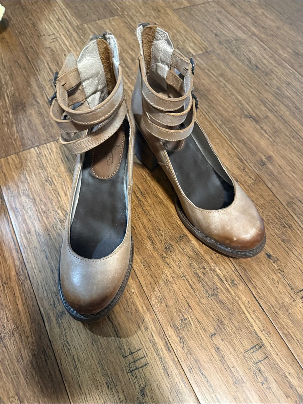 freebird leather wedges