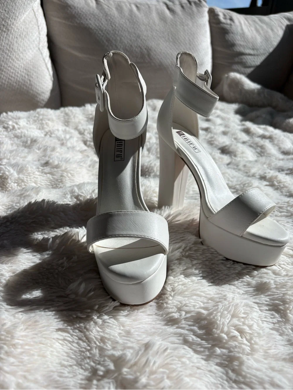 N/A design footbed white
