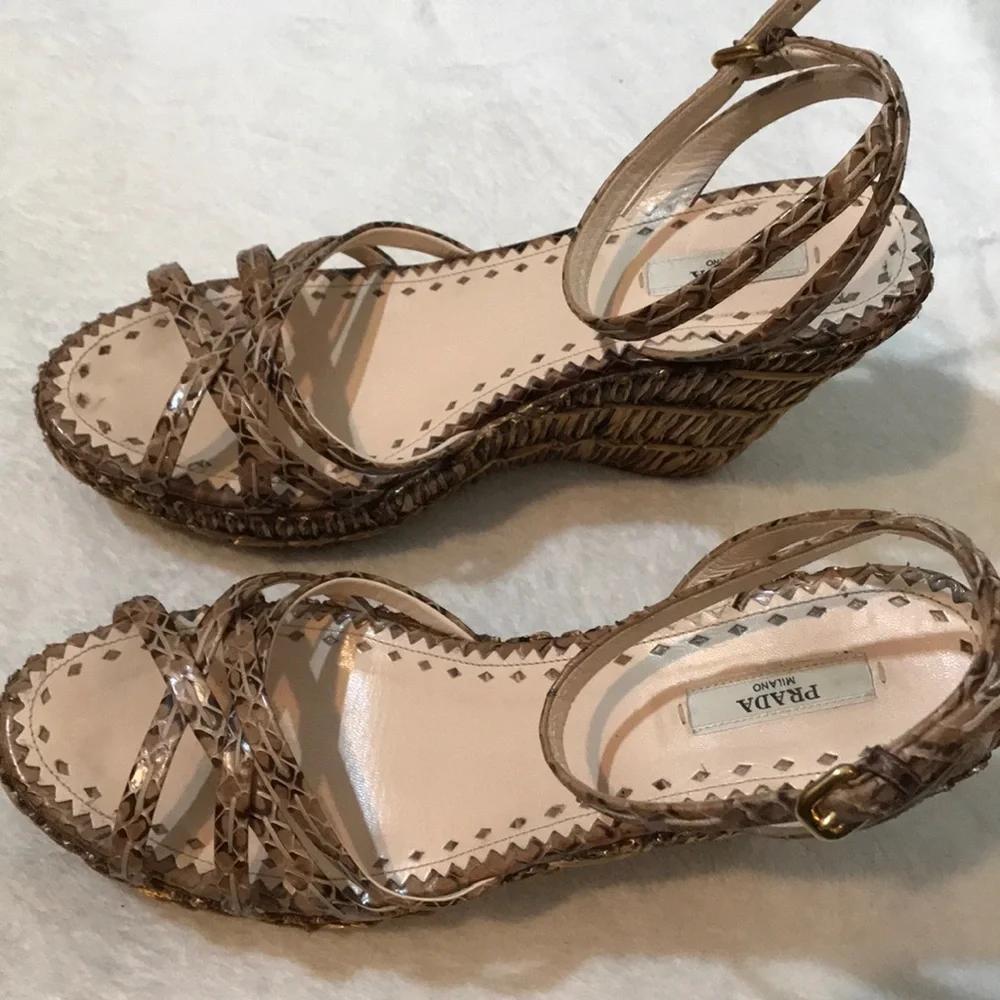 Prada elegant wedge