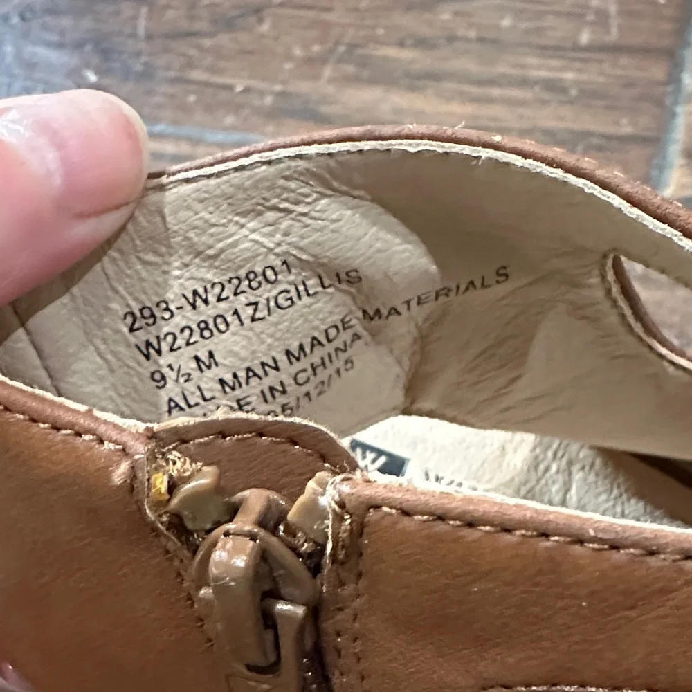 White‎ Mountain Brown Lace-Up Wedges