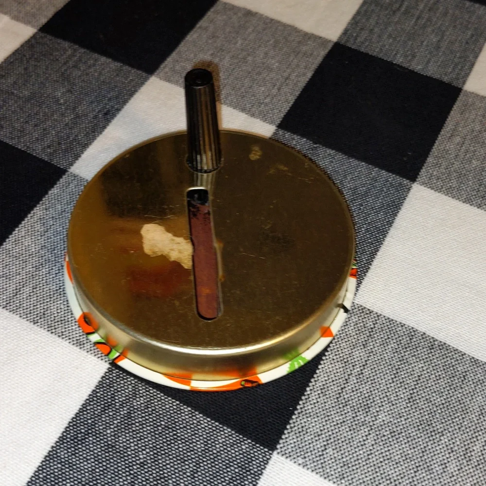 N/A scary tin round