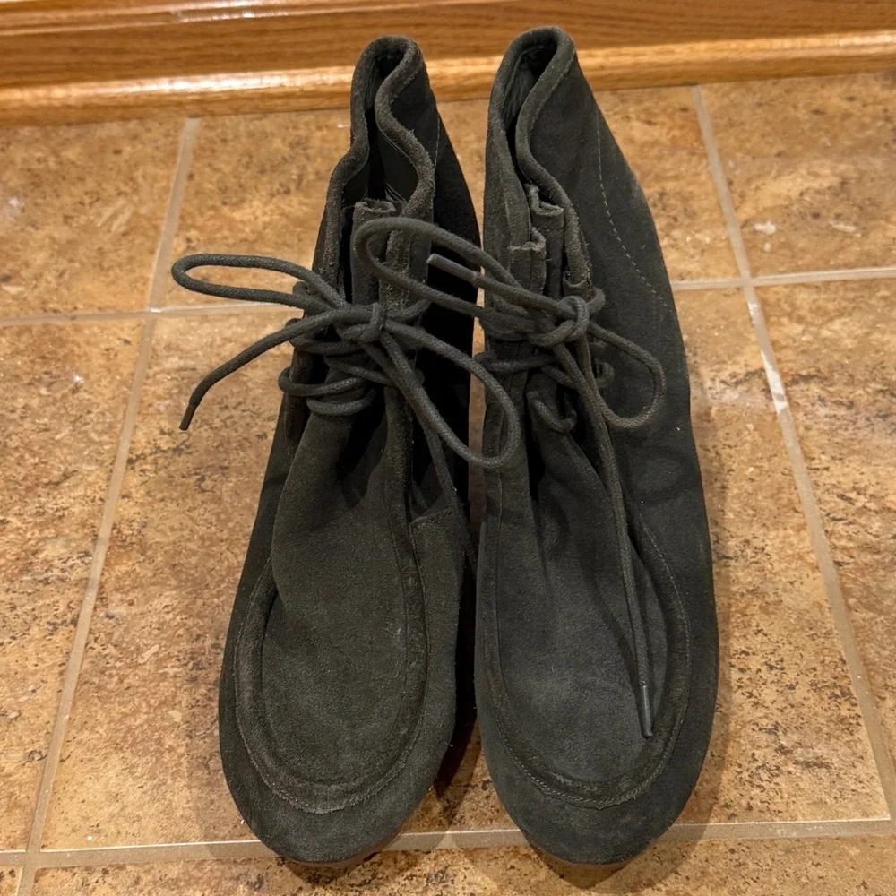 Michael Kors 	•	mk heel