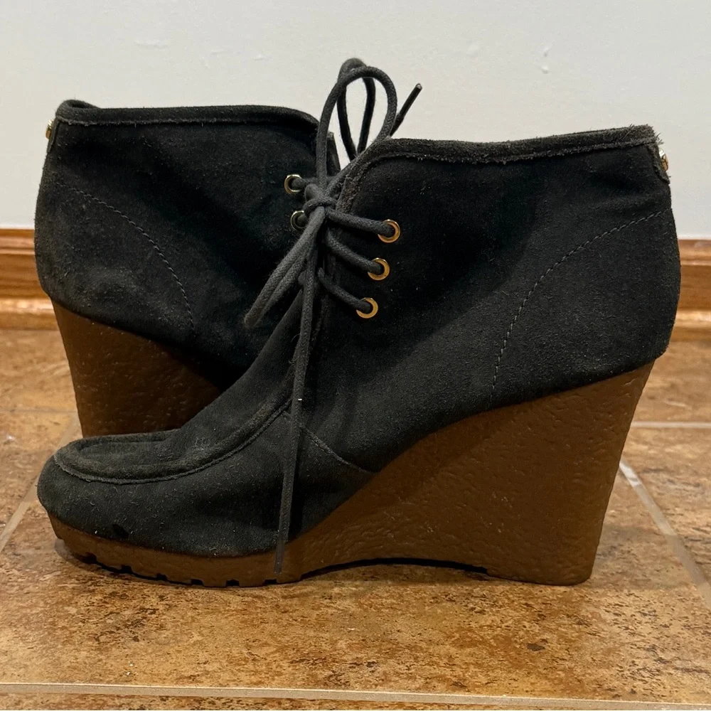 Michael Kors easy 	•	ankle