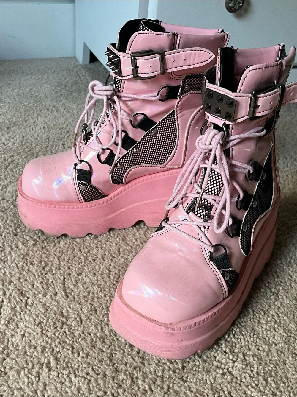 Tscoyuki pink platform