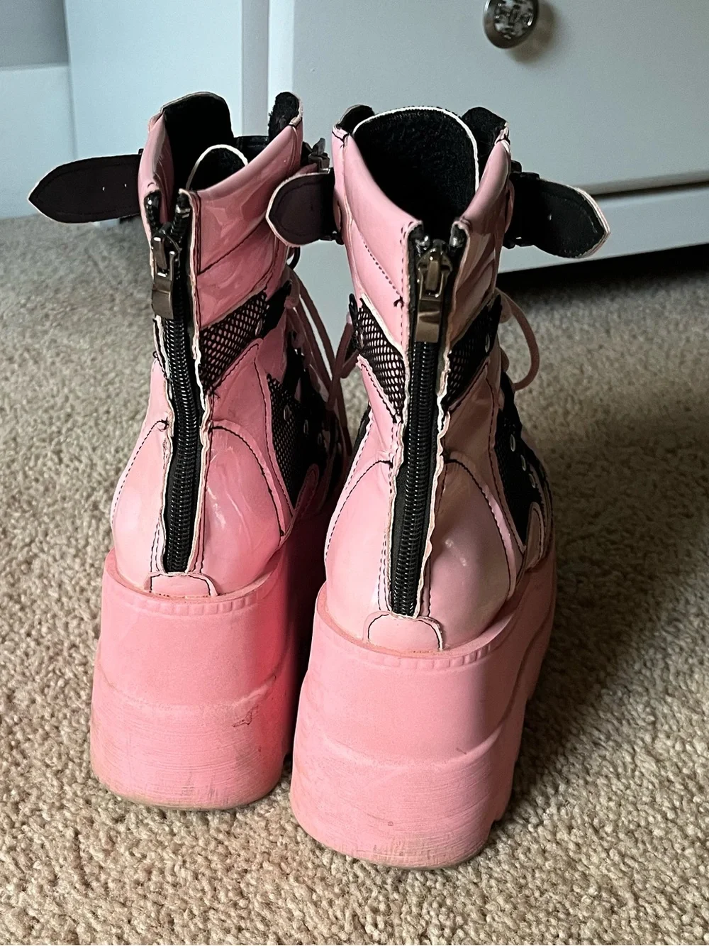 Tscoyuki pink platform