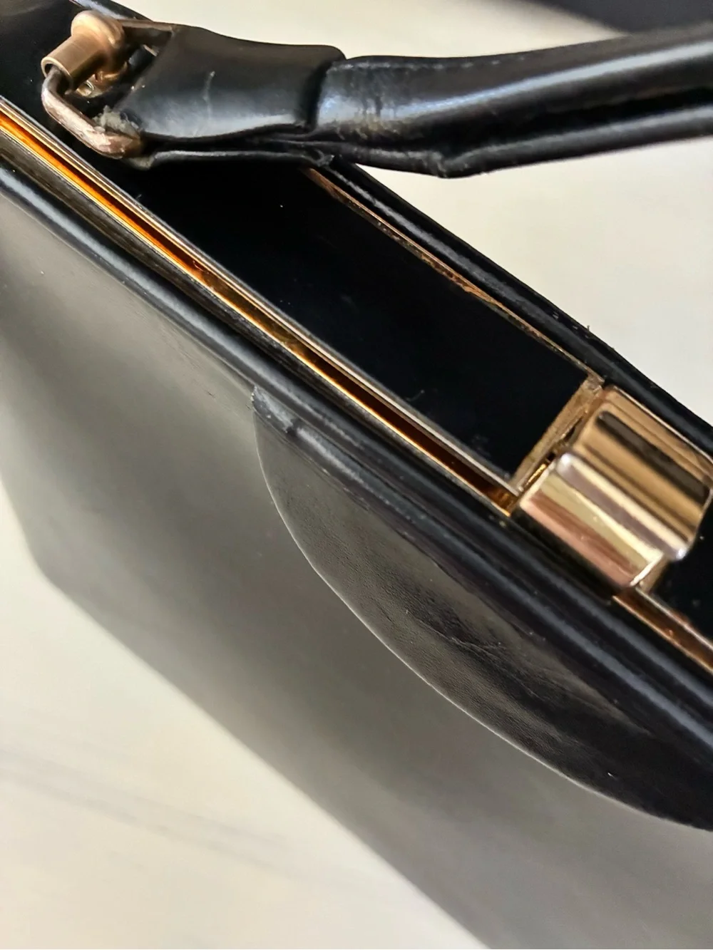 Unknown Manufacturer elegant vintage
