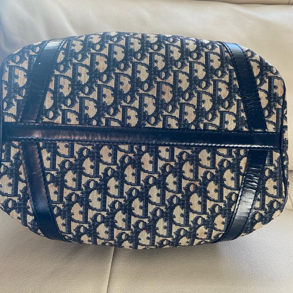 Dior authentic monogram